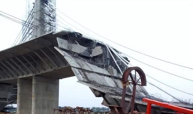 印度耗资百亿卢比的大桥又塌了